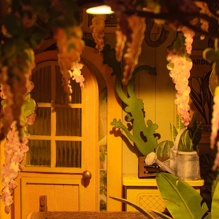 Rokrgeek Garden Villa Book Nook - Image 4