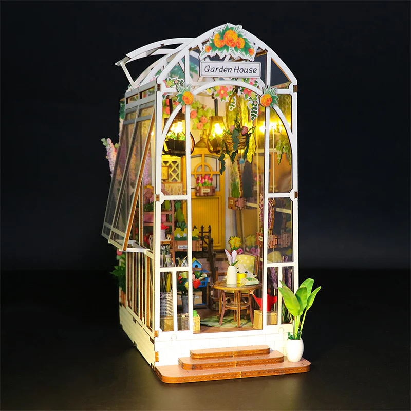 Rokrgeek Garden Villa Book Nook - Image 5