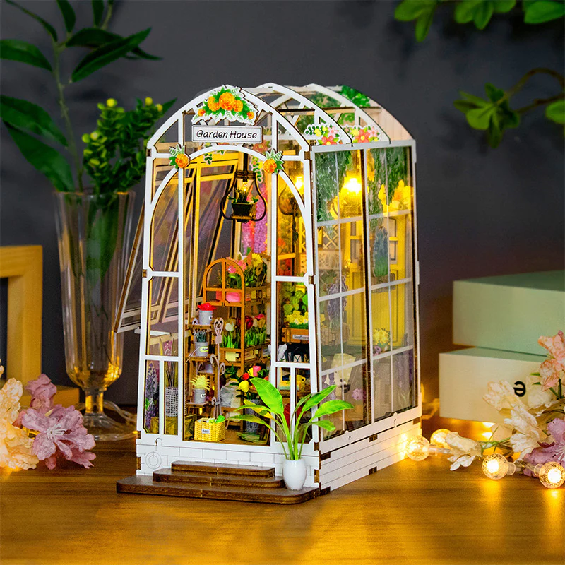 Rokrgeek Garden Villa Book Nook - Image 6