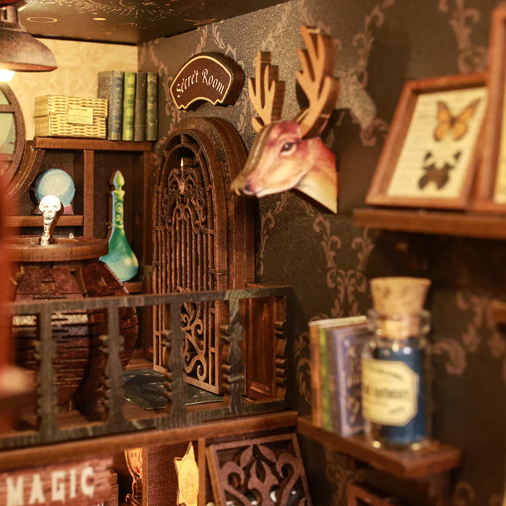 Rokrgeek Magic Pharmacist DIY Book Nook - Image 6