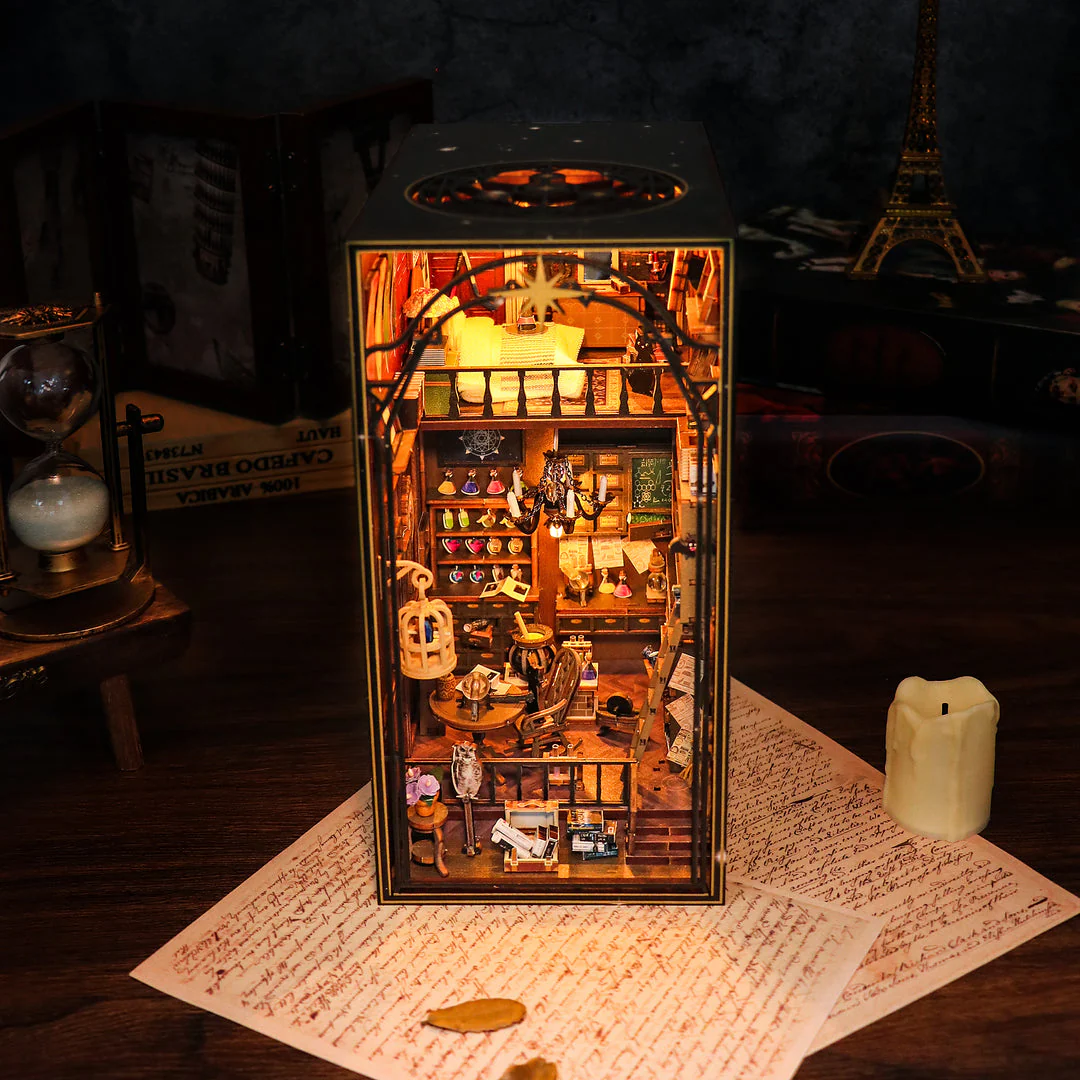 Rokrgeek Mira Magic House Book Nook - Image 5
